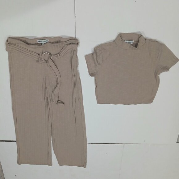 Almost Famous Women's 2 pcs set wide legs long pants & crop top size L. - Picture 8 of 11